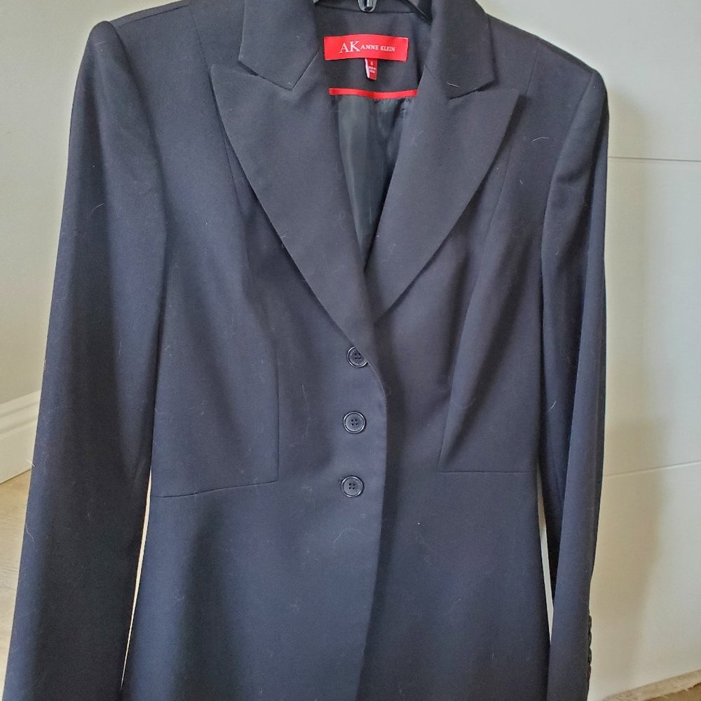 Anne Klein Black jacket size 4 blend like new!
